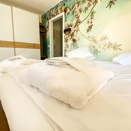 Apartment 120 Lux Furnished Flat Beaufort