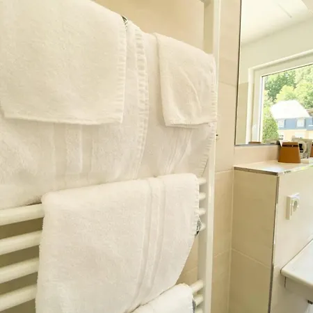 Apartment 120 Lux Furnished Flat *
